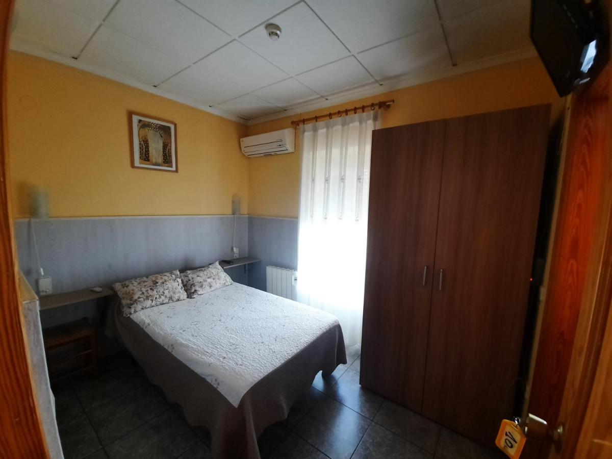 Hostal Alba Albacete Bagian luar foto