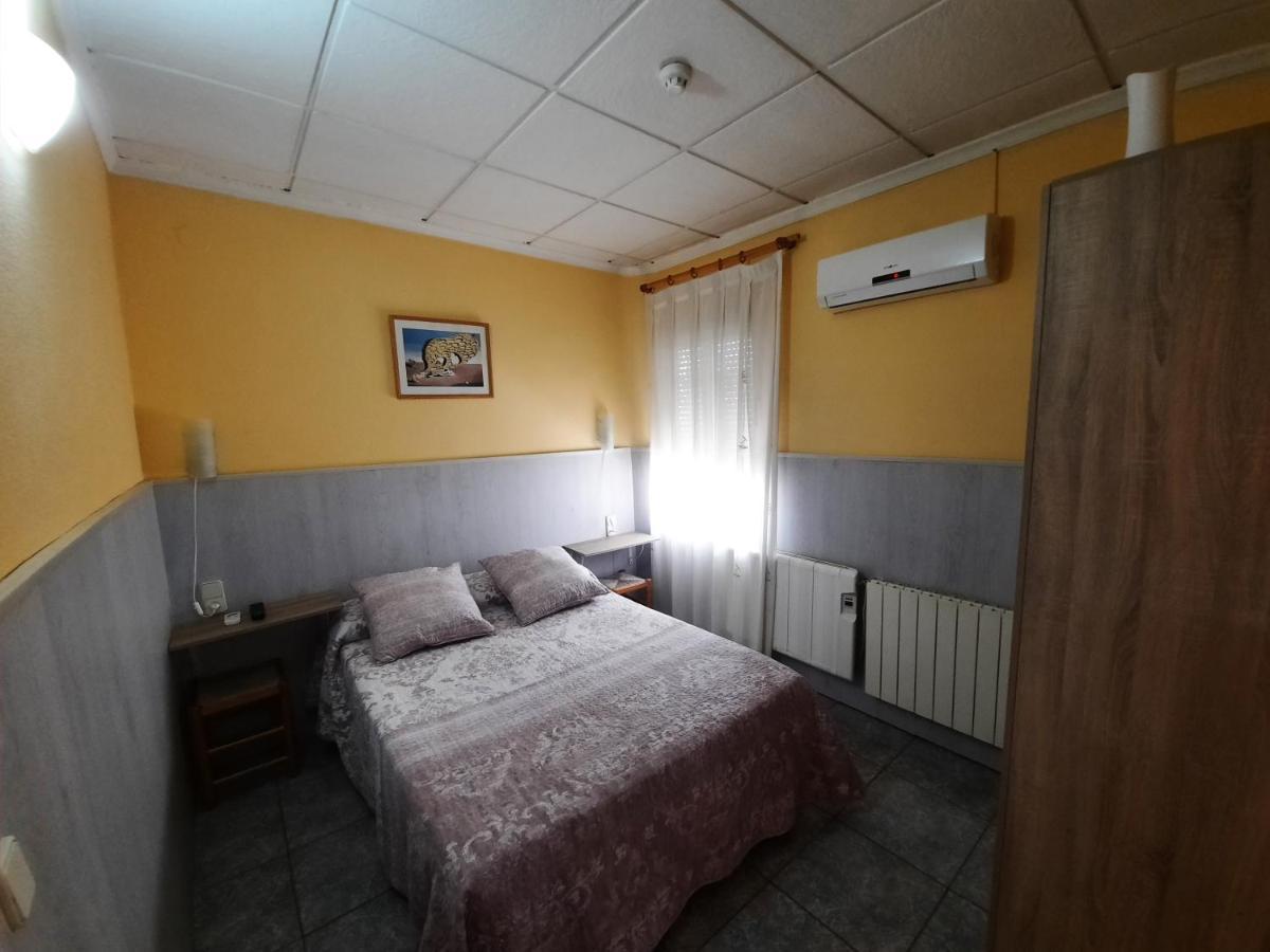 Hostal Alba Albacete Bagian luar foto