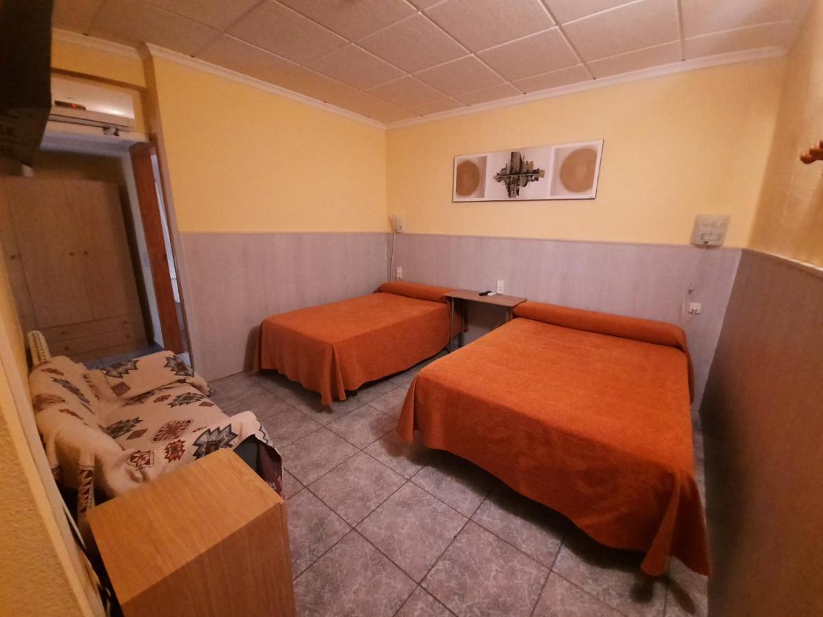 Hostal Alba Albacete Bagian luar foto